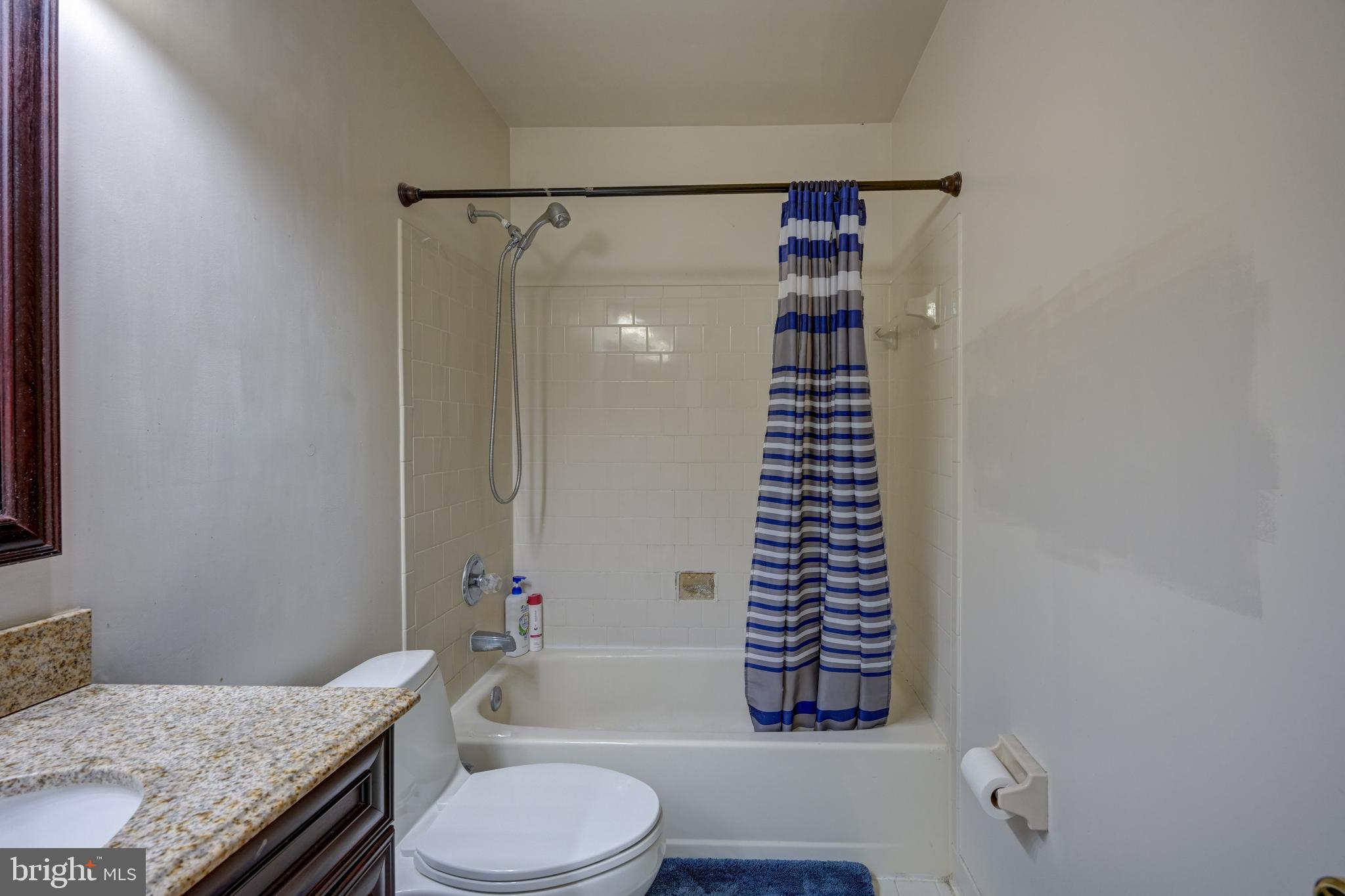 TOLL HOUSE - Residential Lease