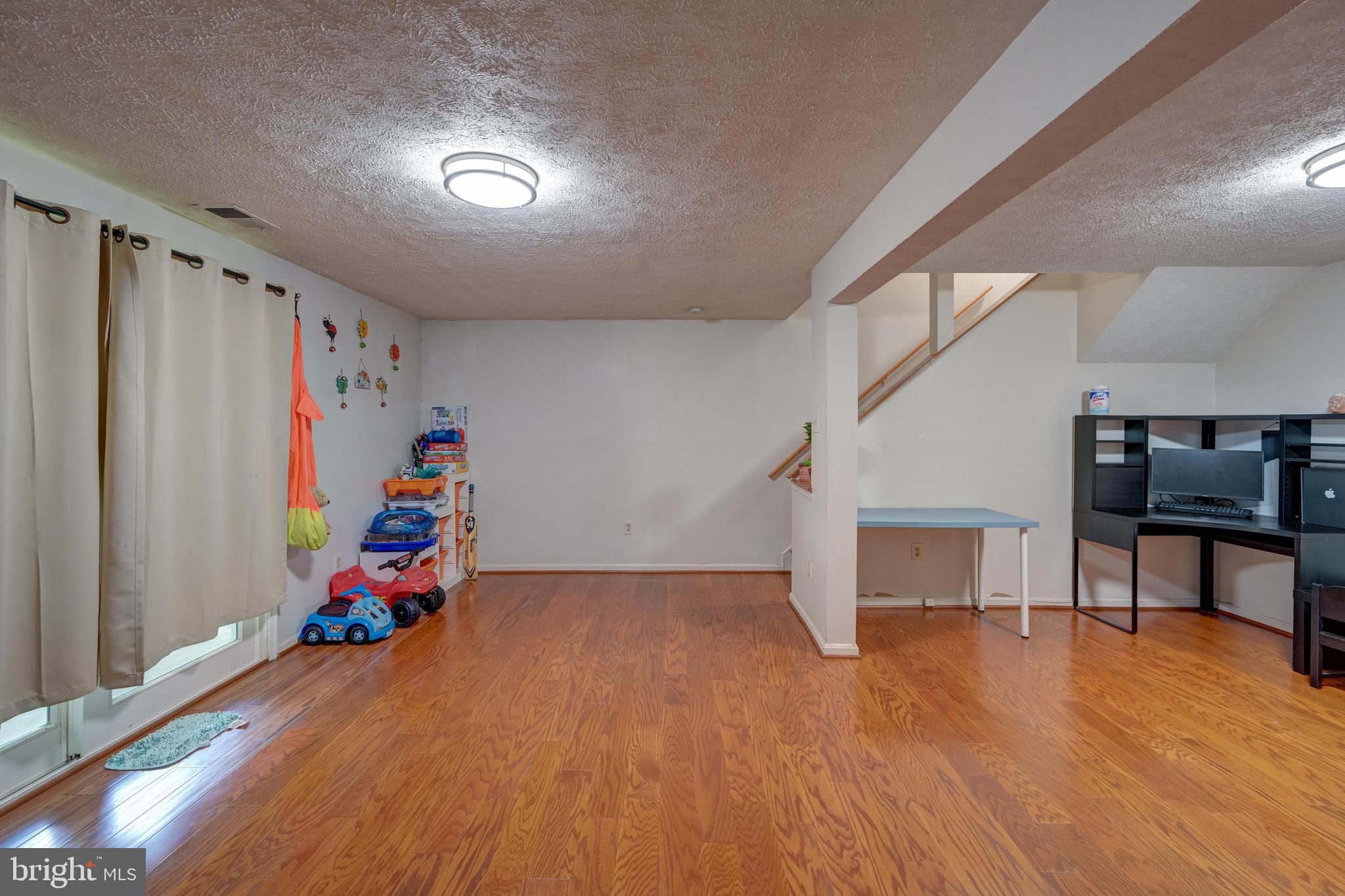 TOLL HOUSE - Residential Lease