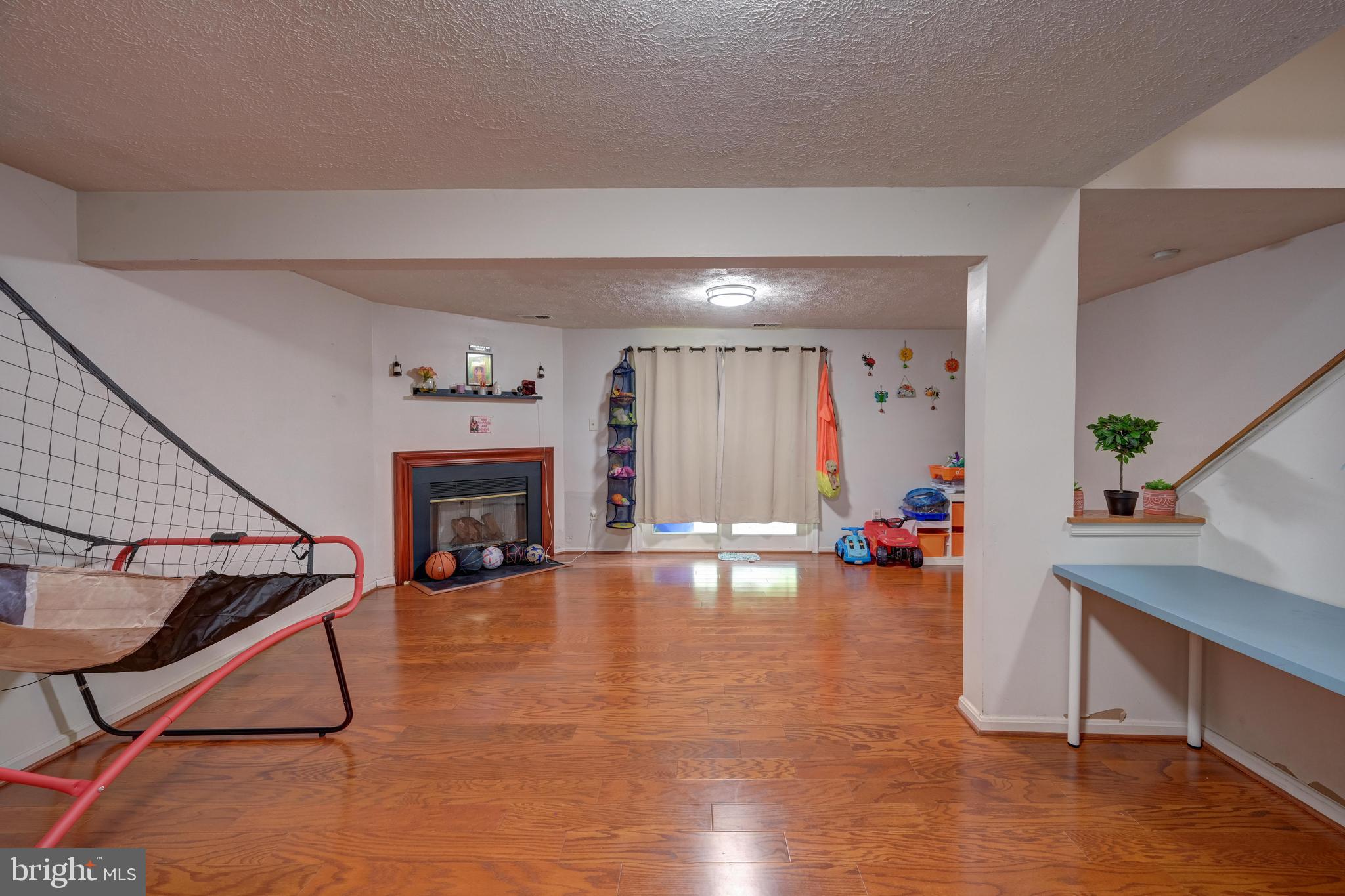 TOLL HOUSE - Residential Lease