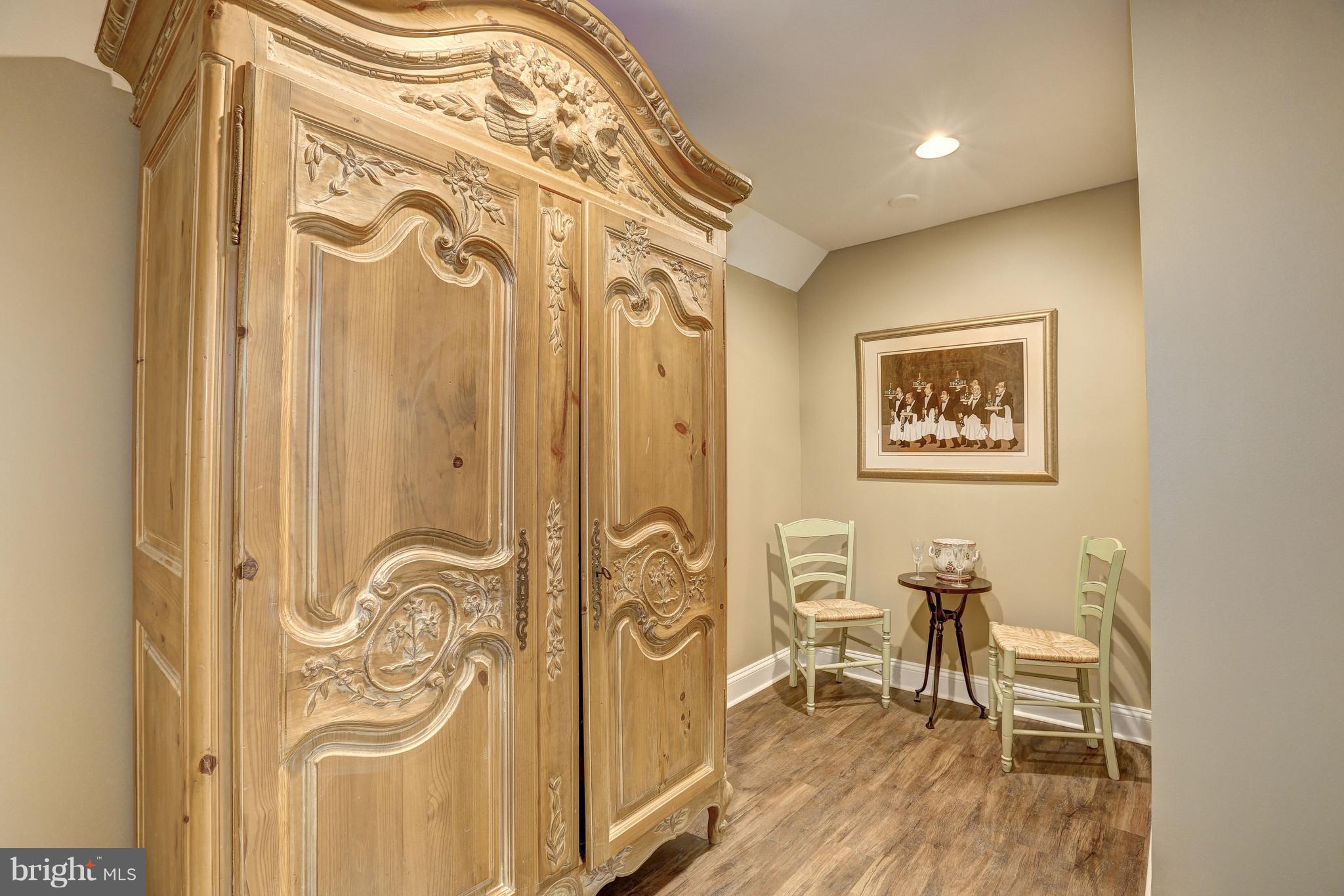 RIVER OAKS FARM - Residential