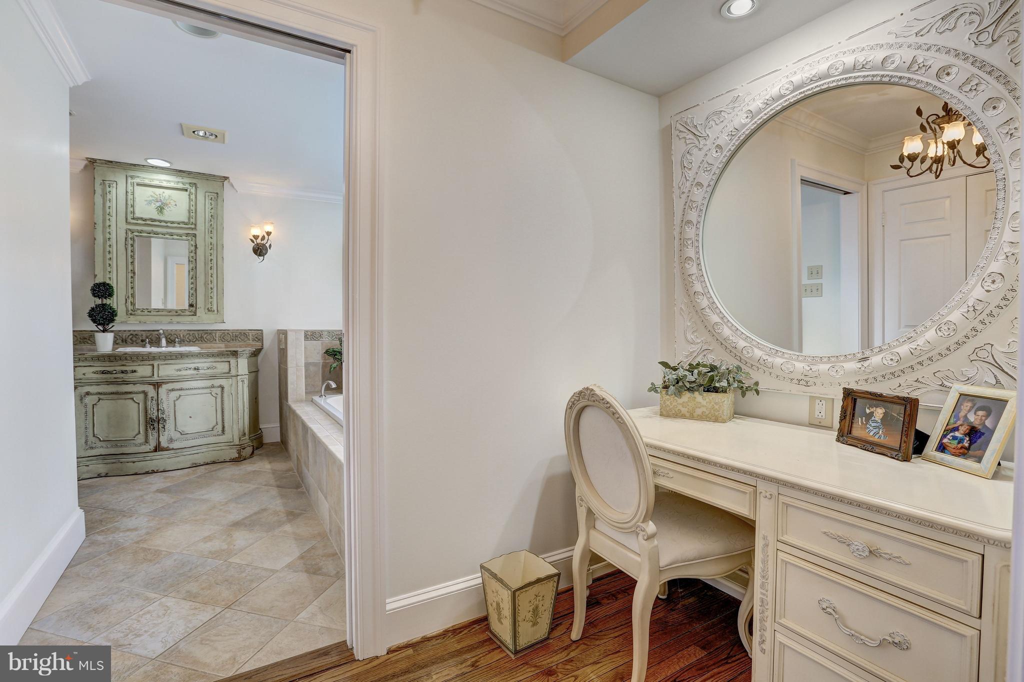 RIVER OAKS FARM - Residential