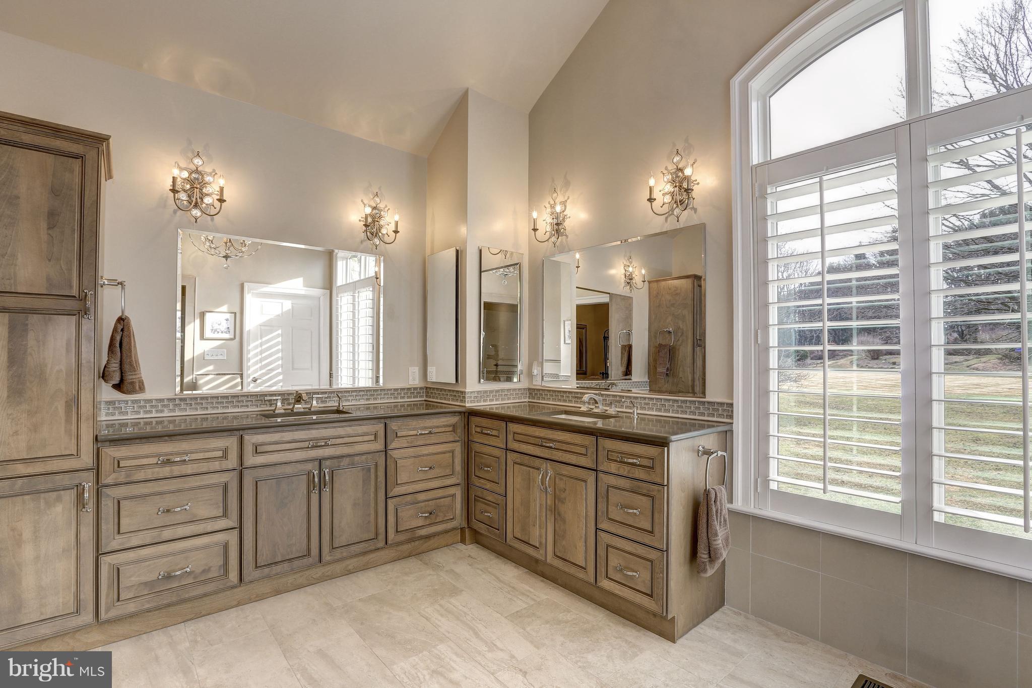 RIVER OAKS FARM - Residential