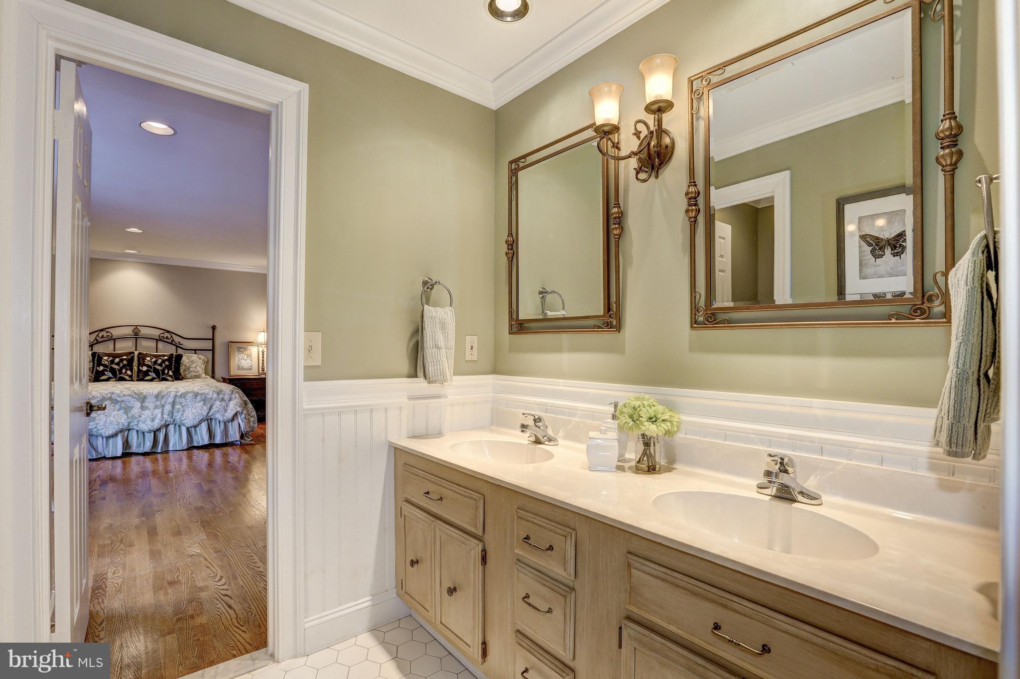 RIVER OAKS FARM - Residential