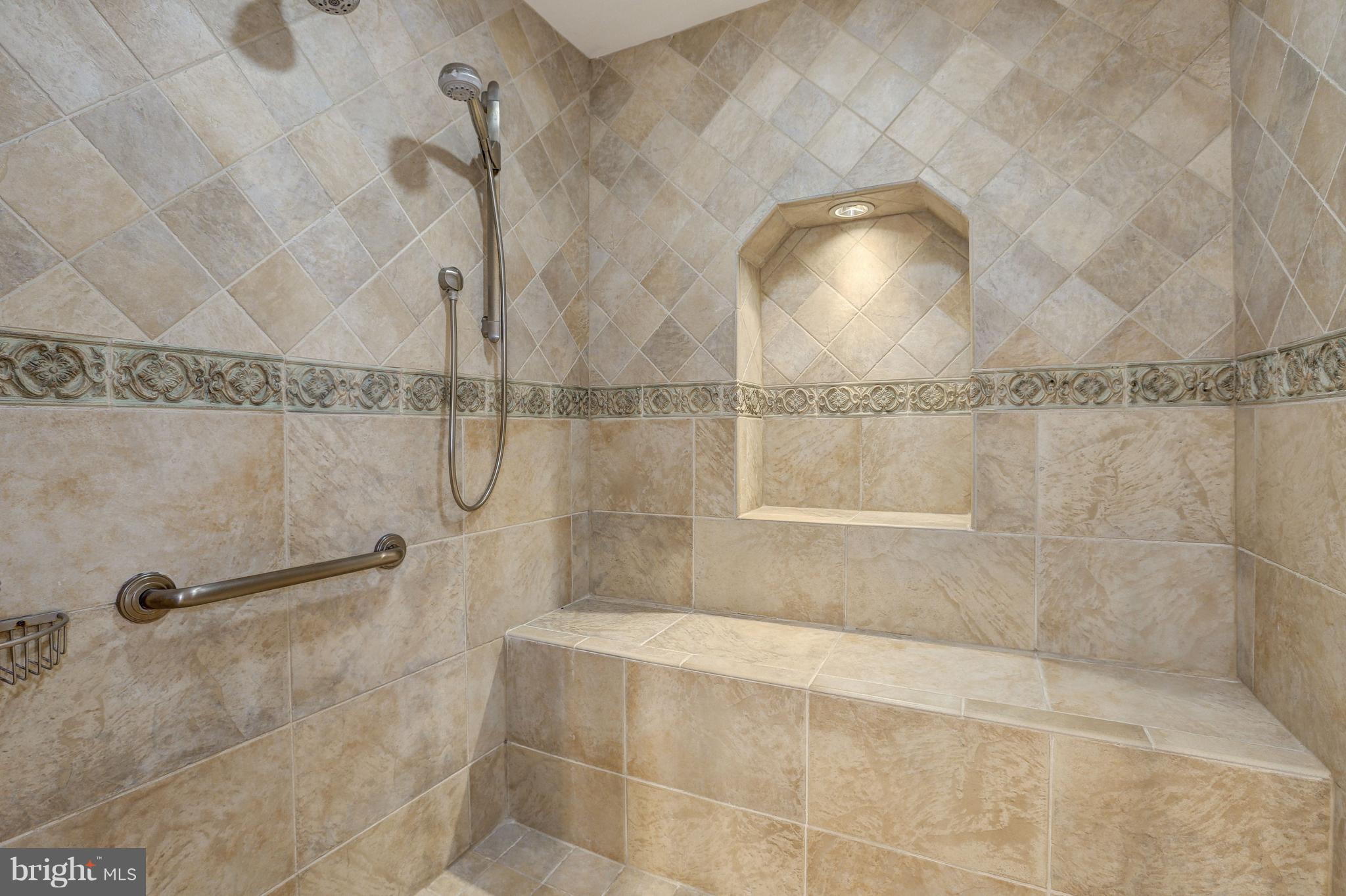 RIVER OAKS FARM - Residential