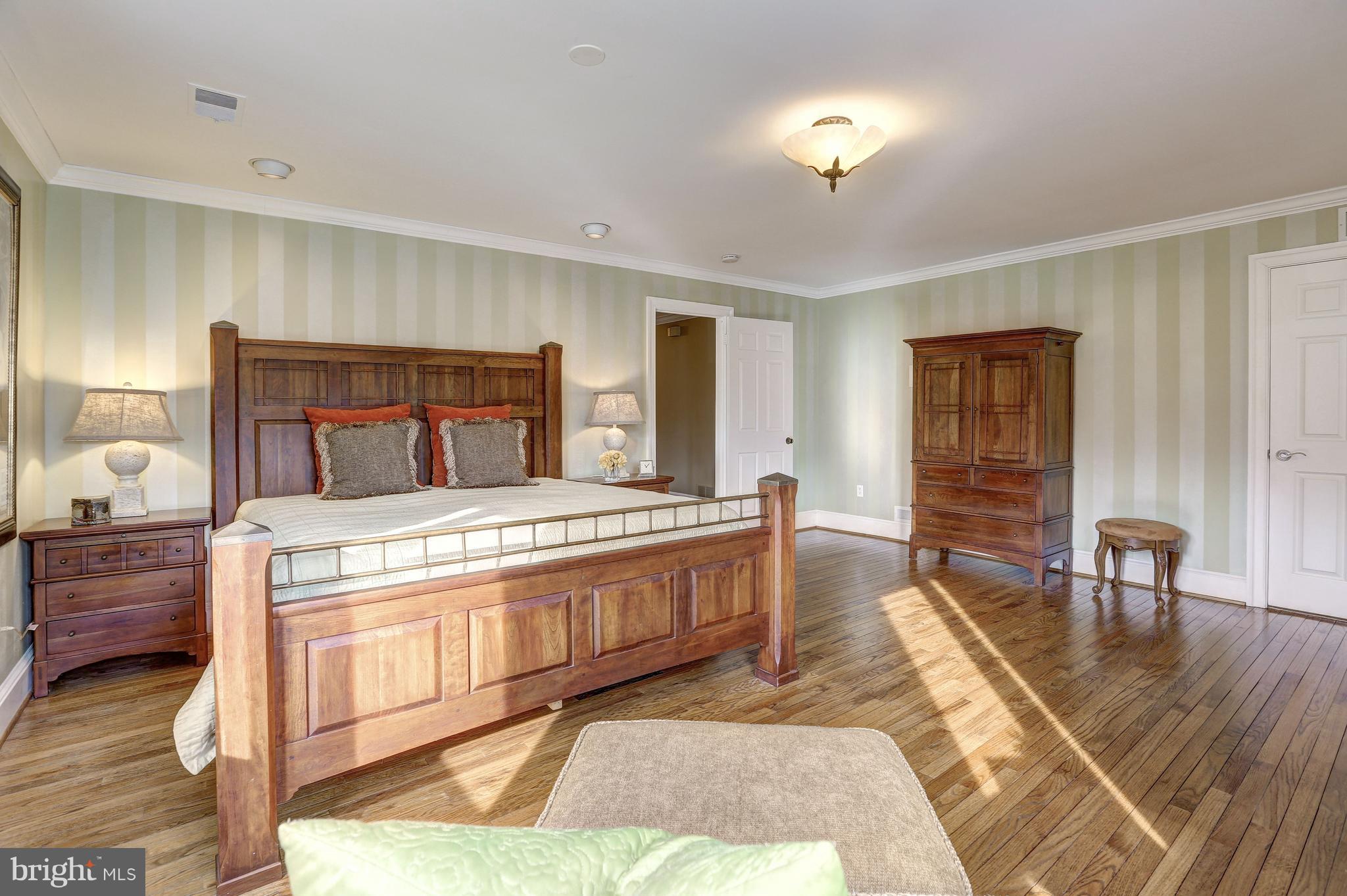 RIVER OAKS FARM - Residential