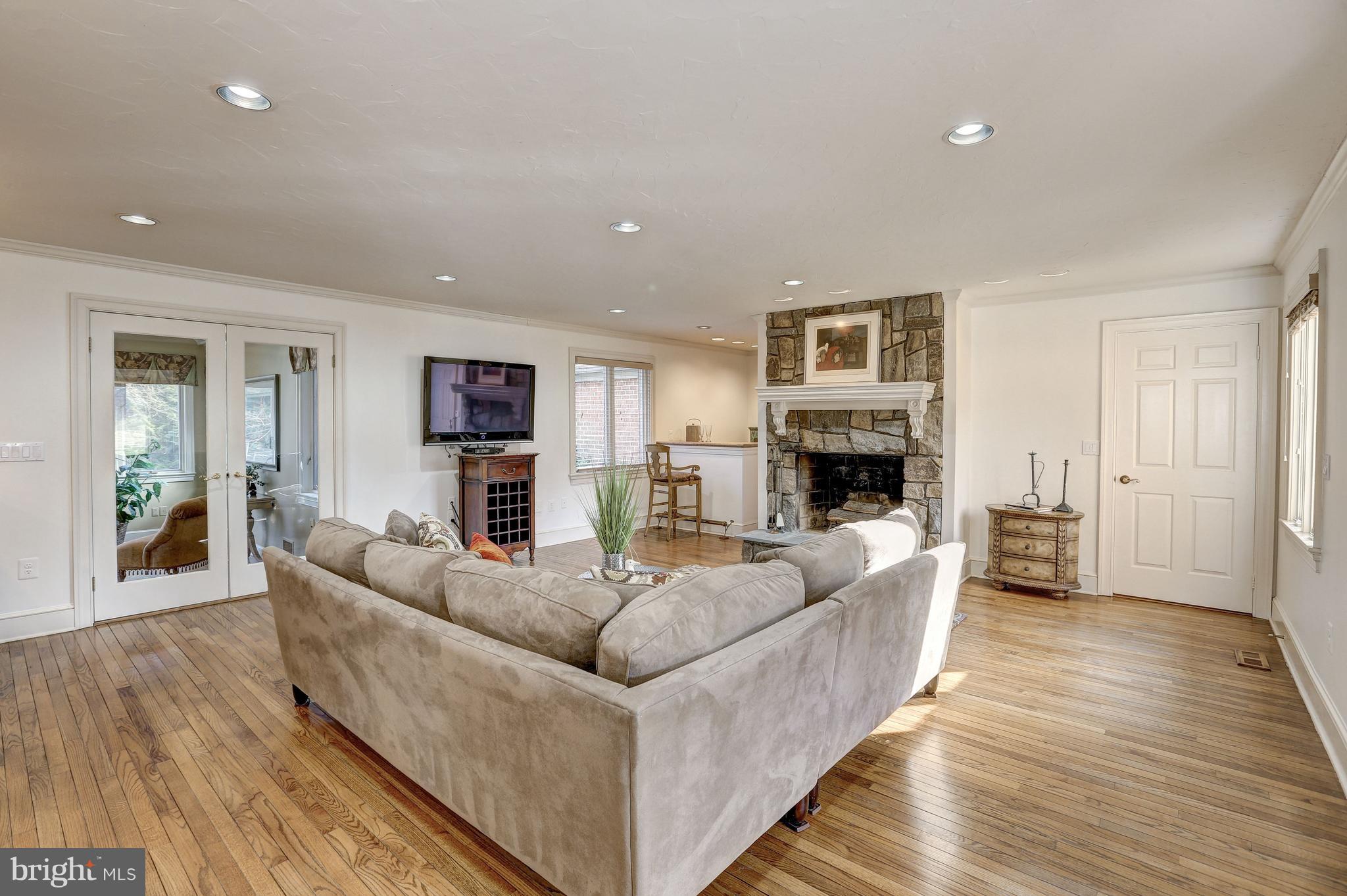 RIVER OAKS FARM - Residential