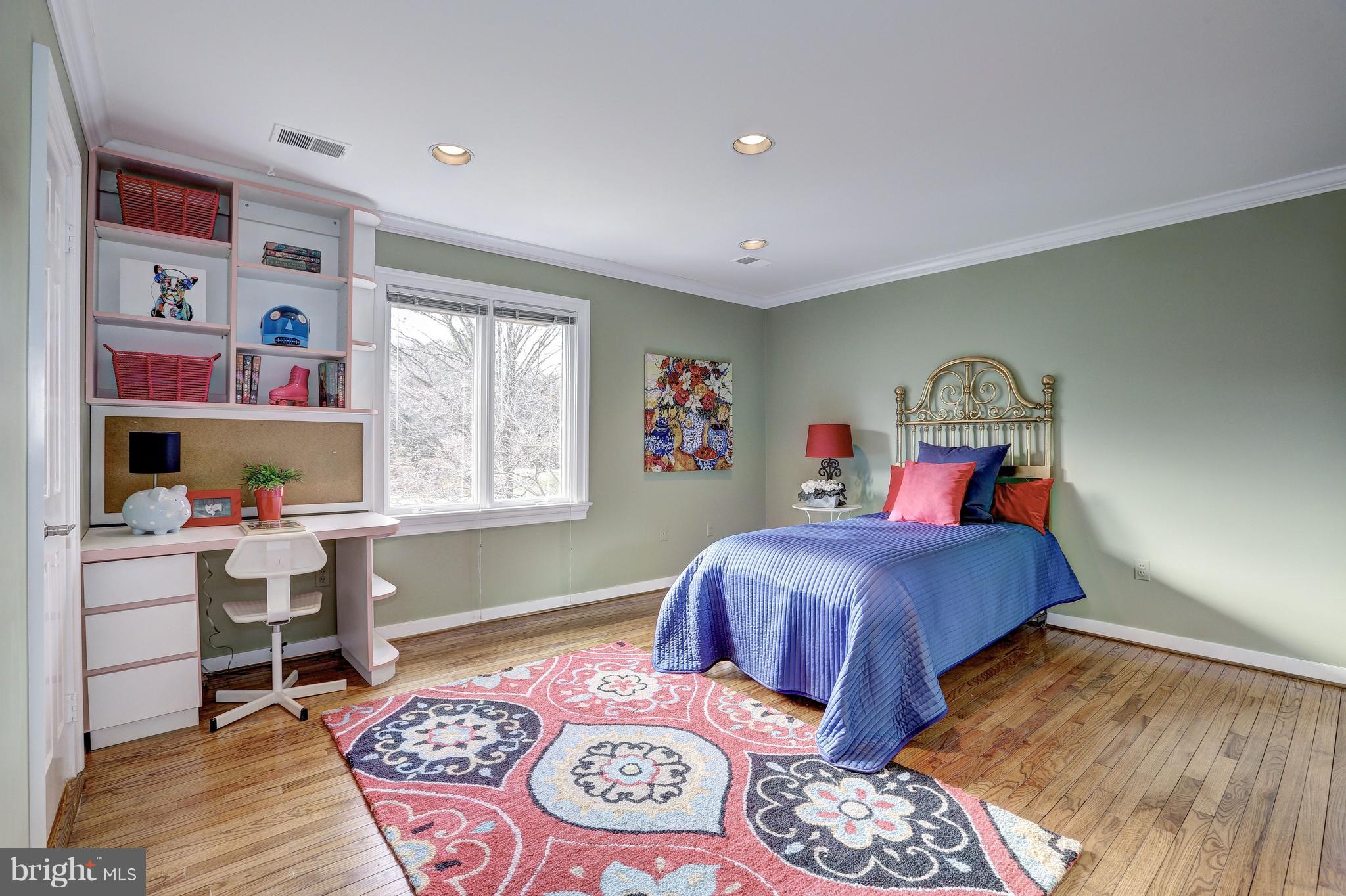 RIVER OAKS FARM - Residential