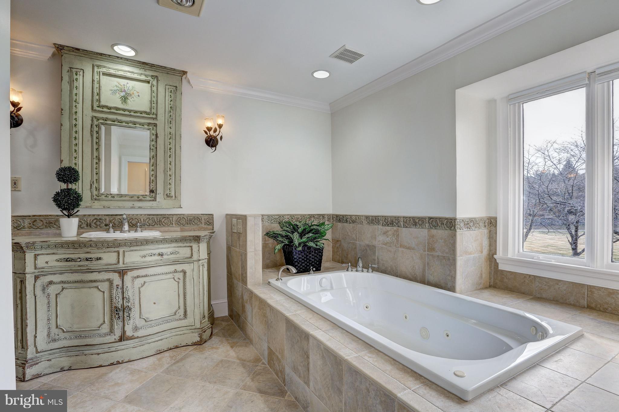 RIVER OAKS FARM - Residential