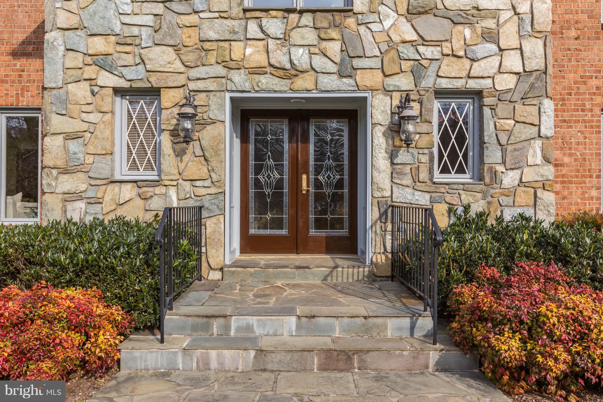 RIVER OAKS FARM - Residential