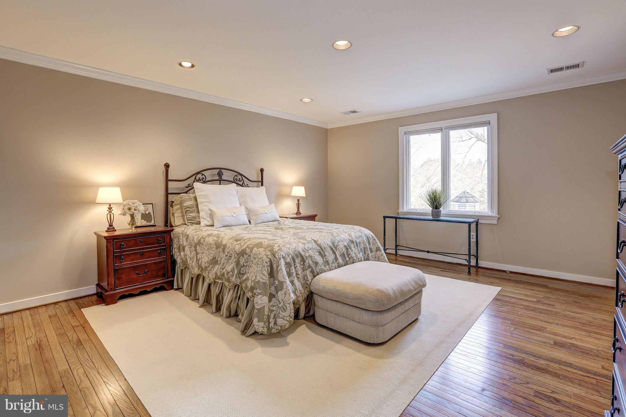 RIVER OAKS FARM - Residential