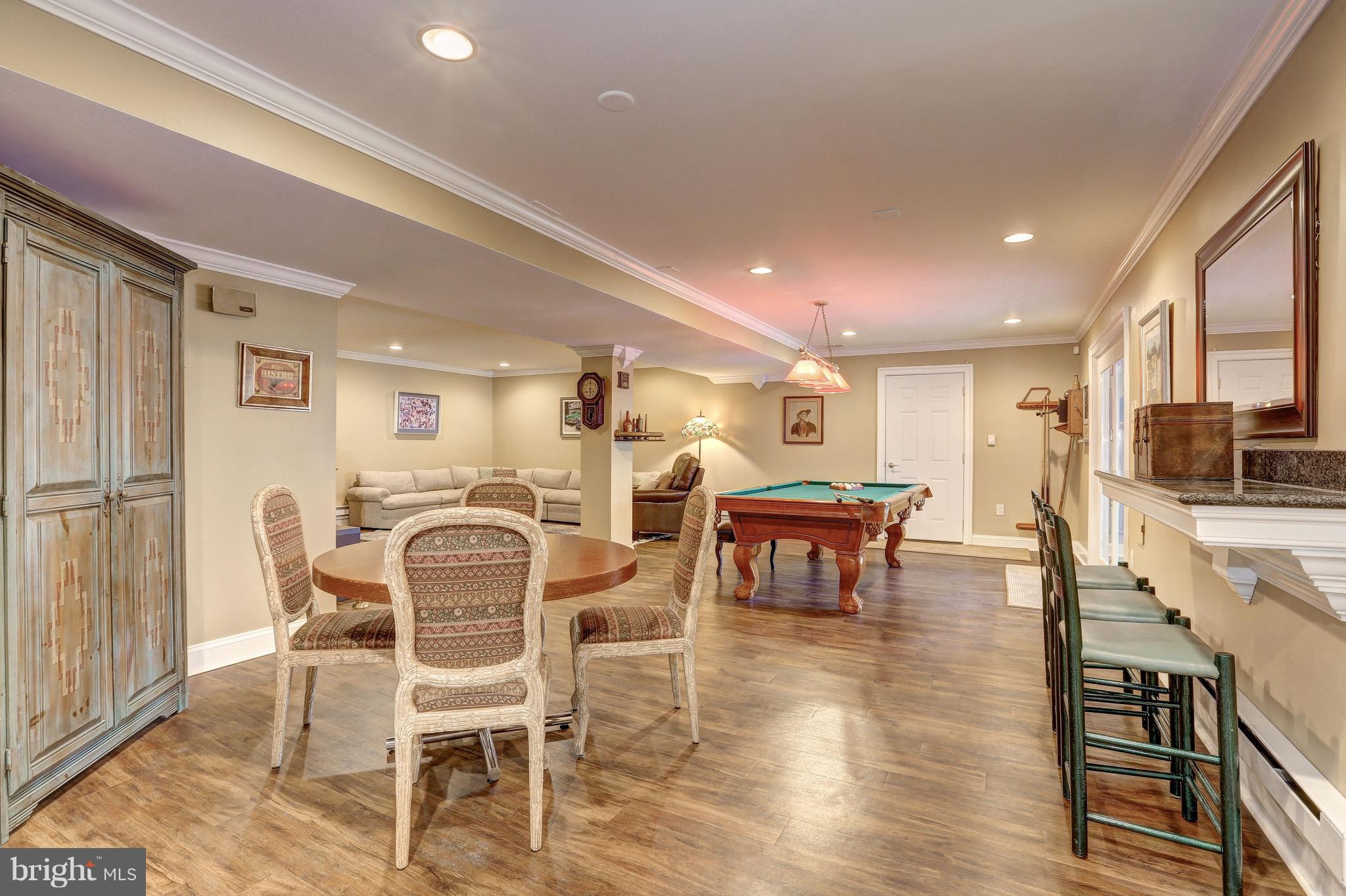 RIVER OAKS FARM - Residential