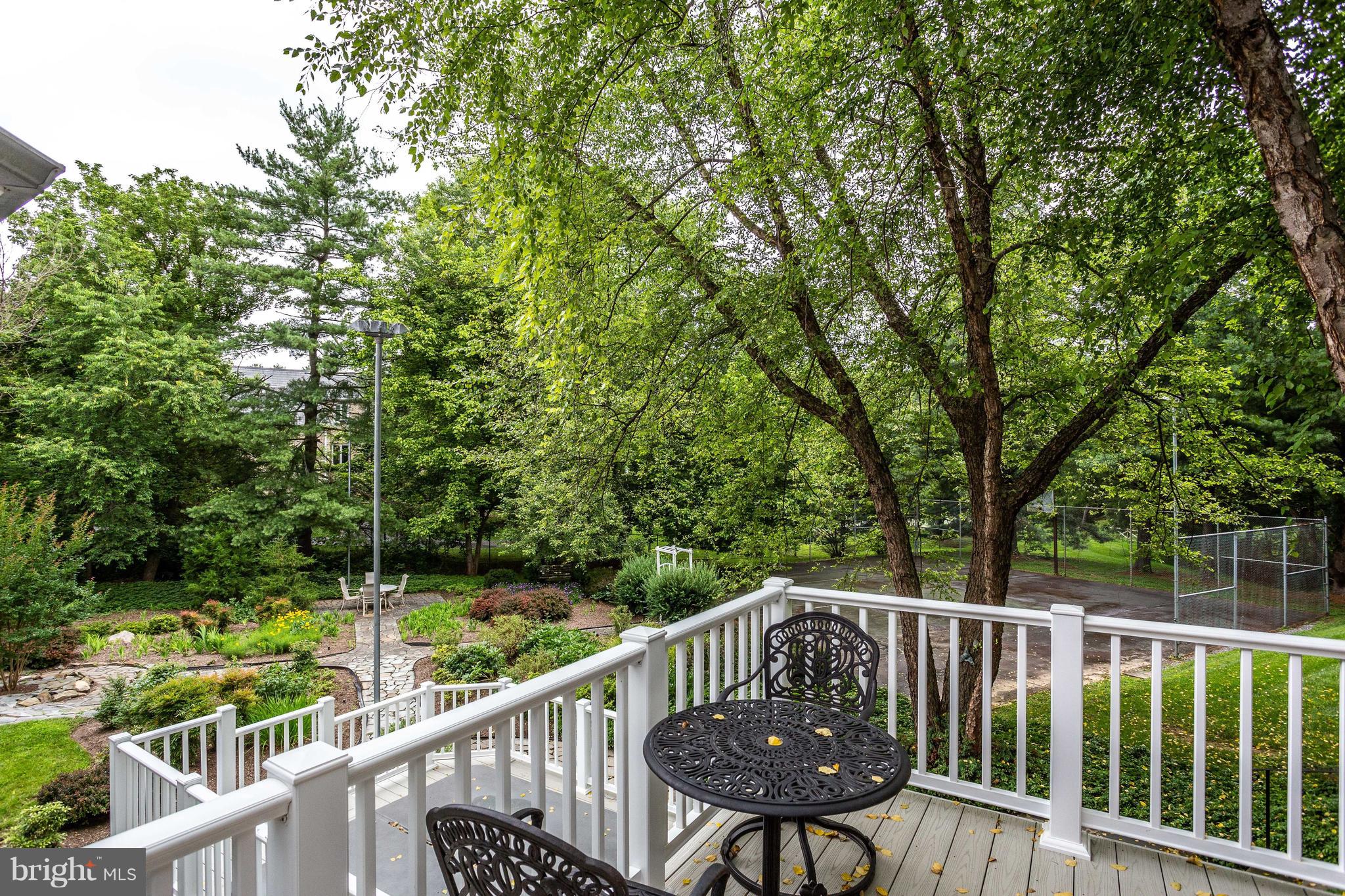 RIVER OAKS FARM - Residential