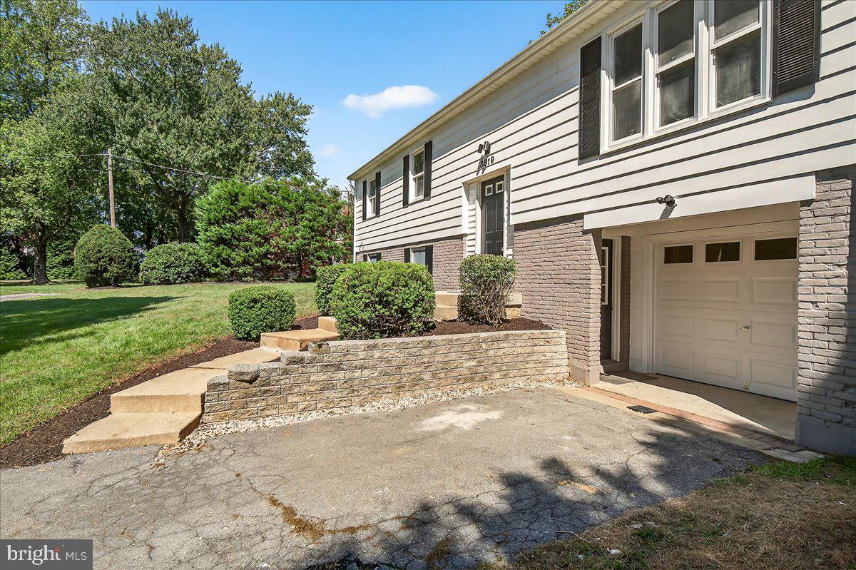 DAMASCUS OUTSIDE - Residential