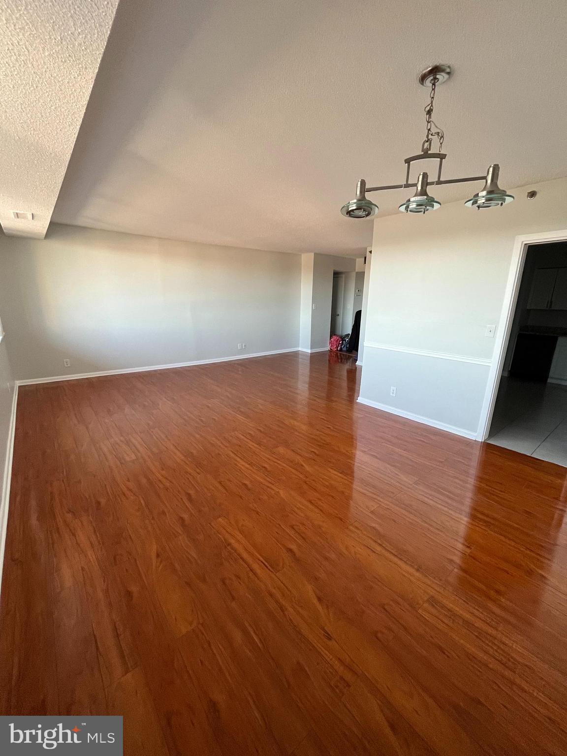 SKYLINE SQUARE CONDO - Residential Lease