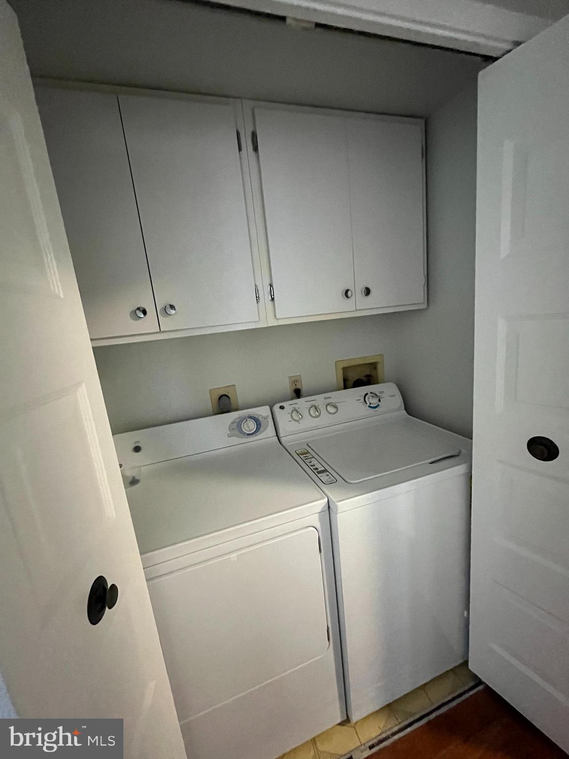 SKYLINE SQUARE CONDO - Residential Lease