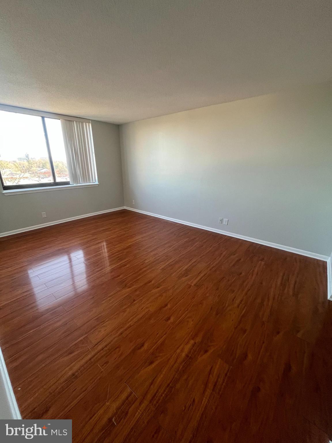 SKYLINE SQUARE CONDO - Residential Lease