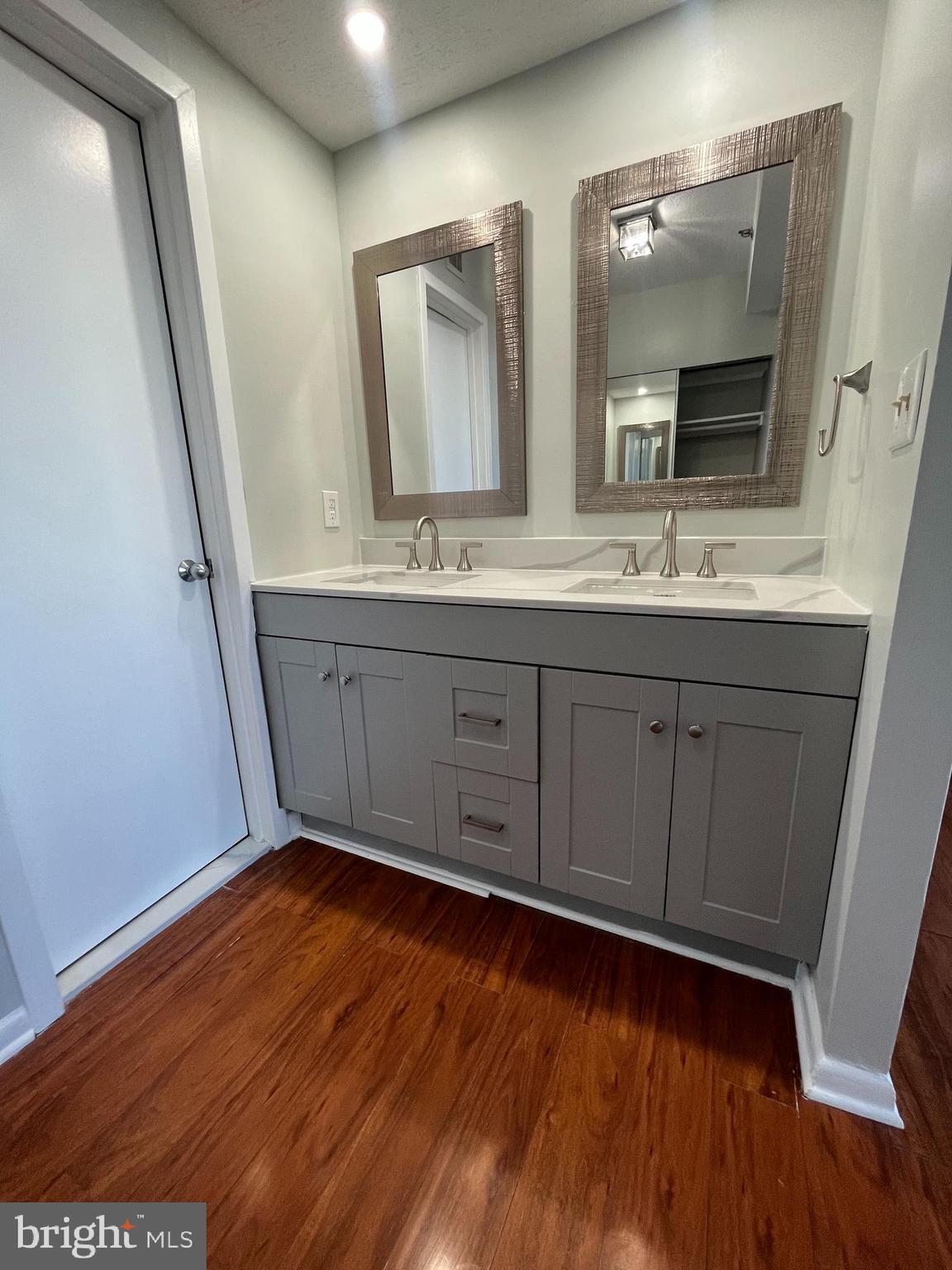 SKYLINE SQUARE CONDO - Residential Lease