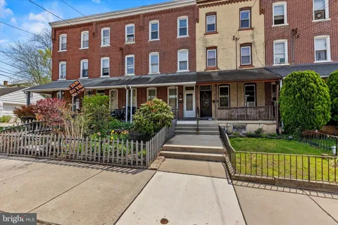 218 Forrest Avenue, Norristown, PA 19401 - MLS#: PAMC2175068