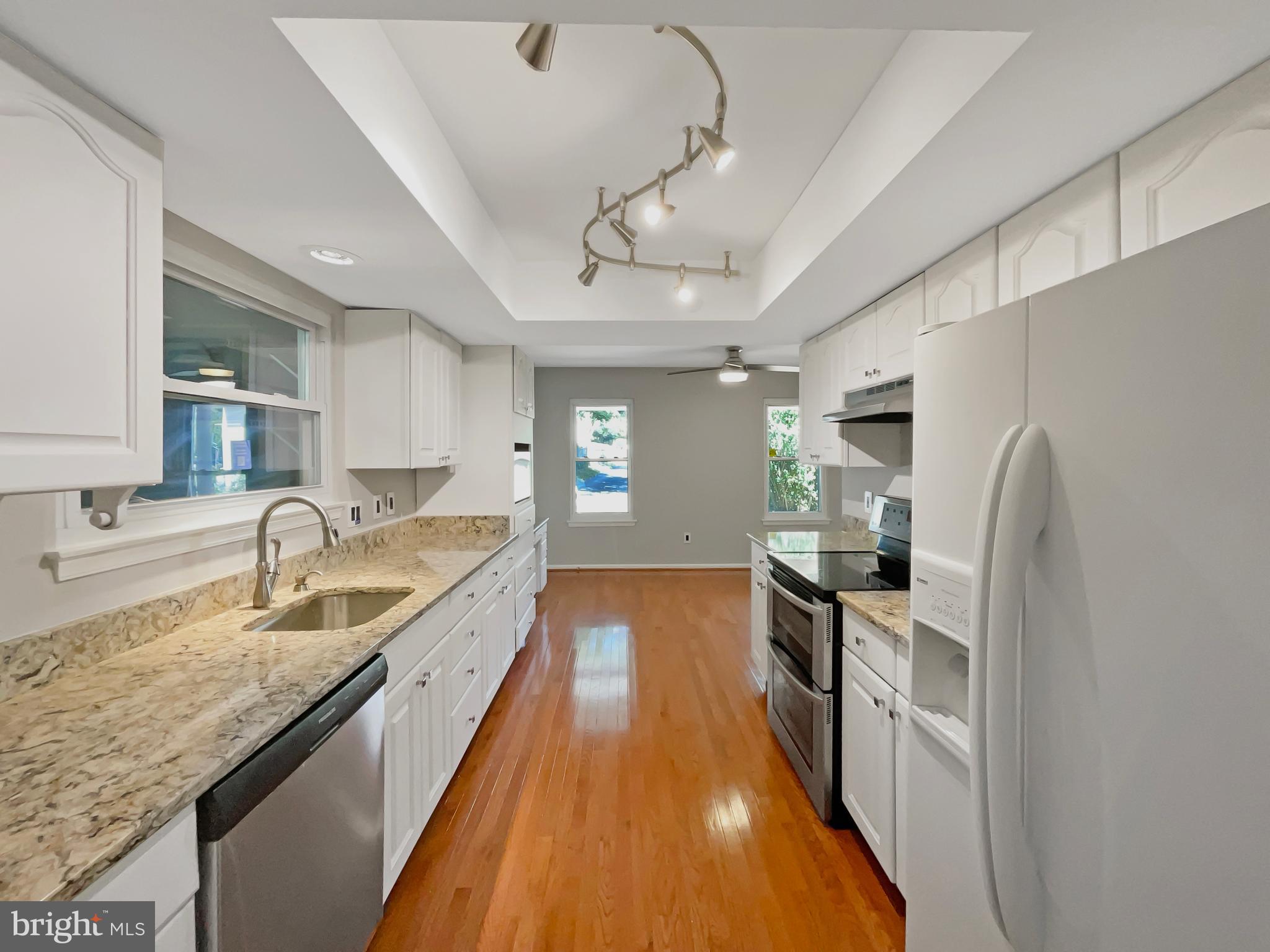 BENT TREE - Residential