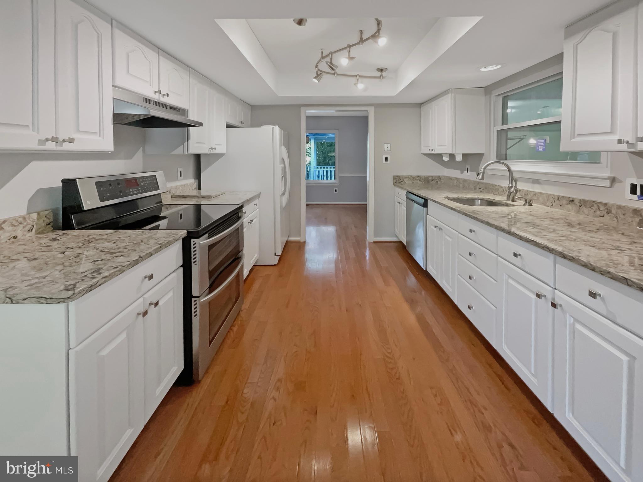 BENT TREE - Residential