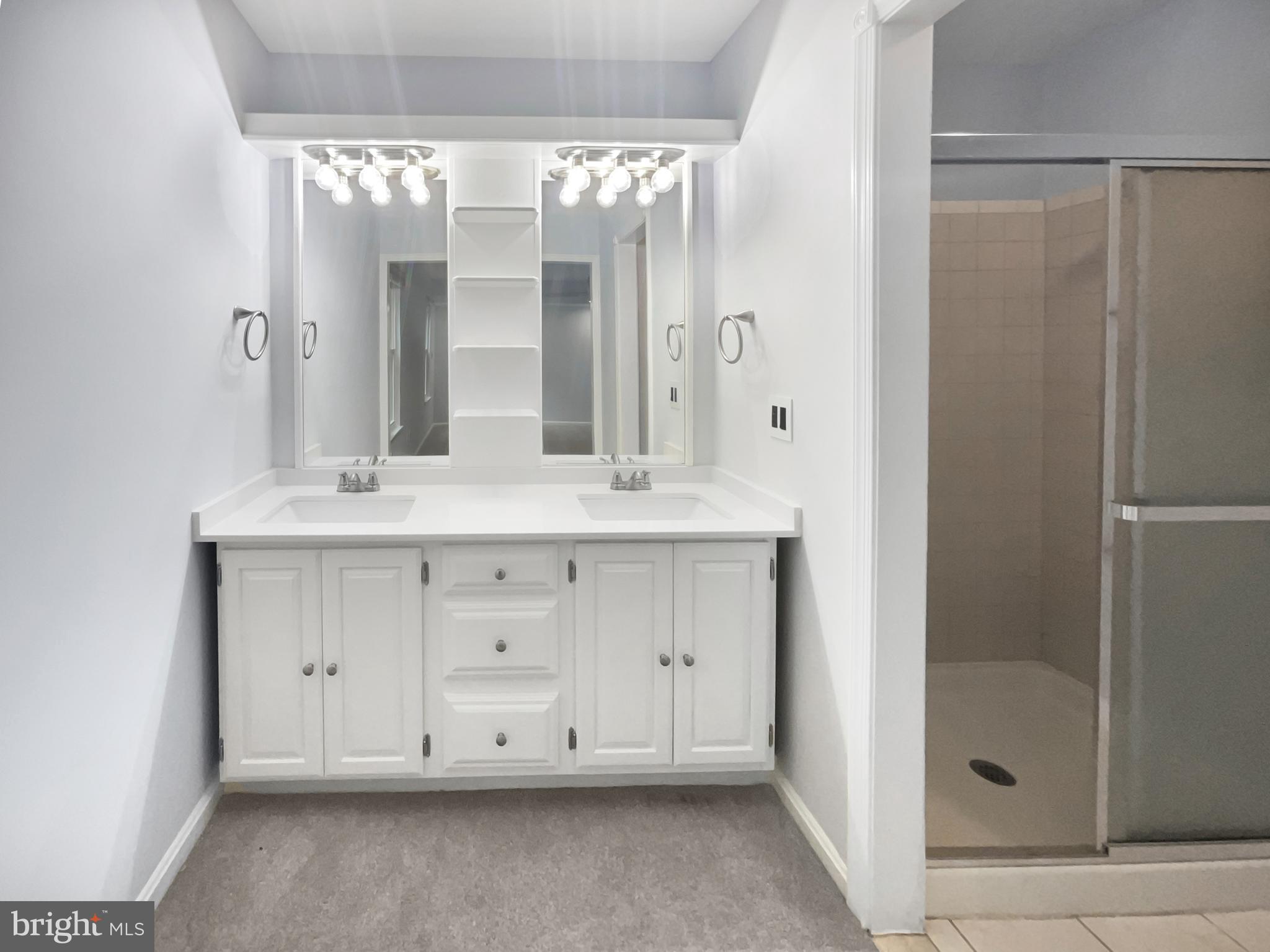 BENT TREE - Residential