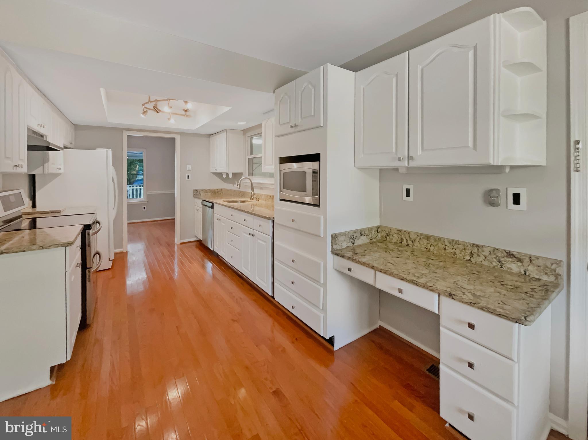 BENT TREE - Residential