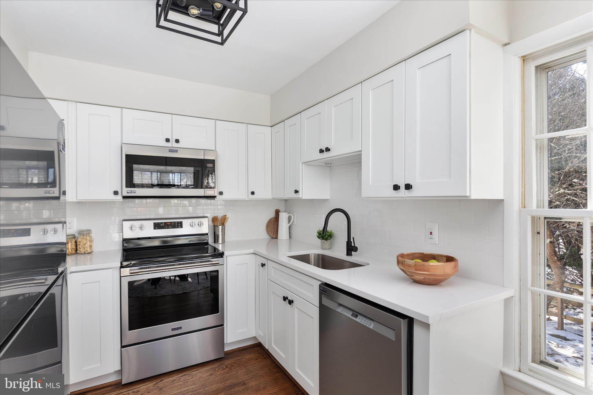 COUNTRYSIDE - Residential