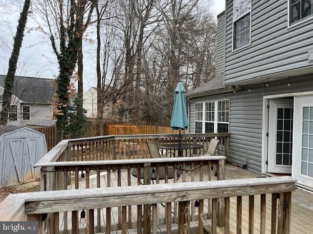 BLOOMS CROSSING - Residential Lease