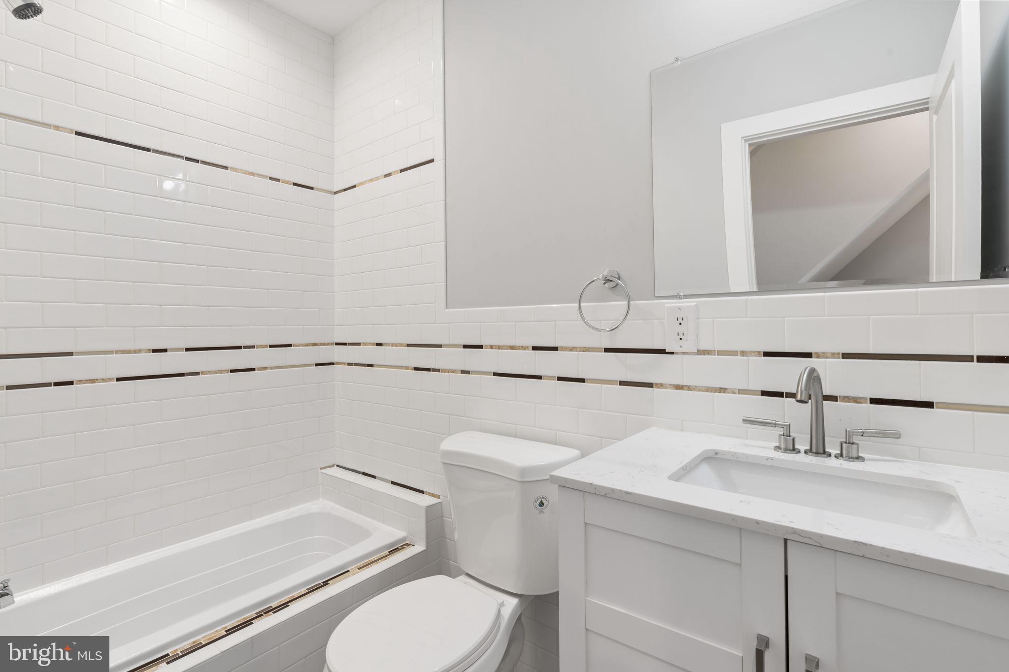 EAST KENSINGTON - Residential