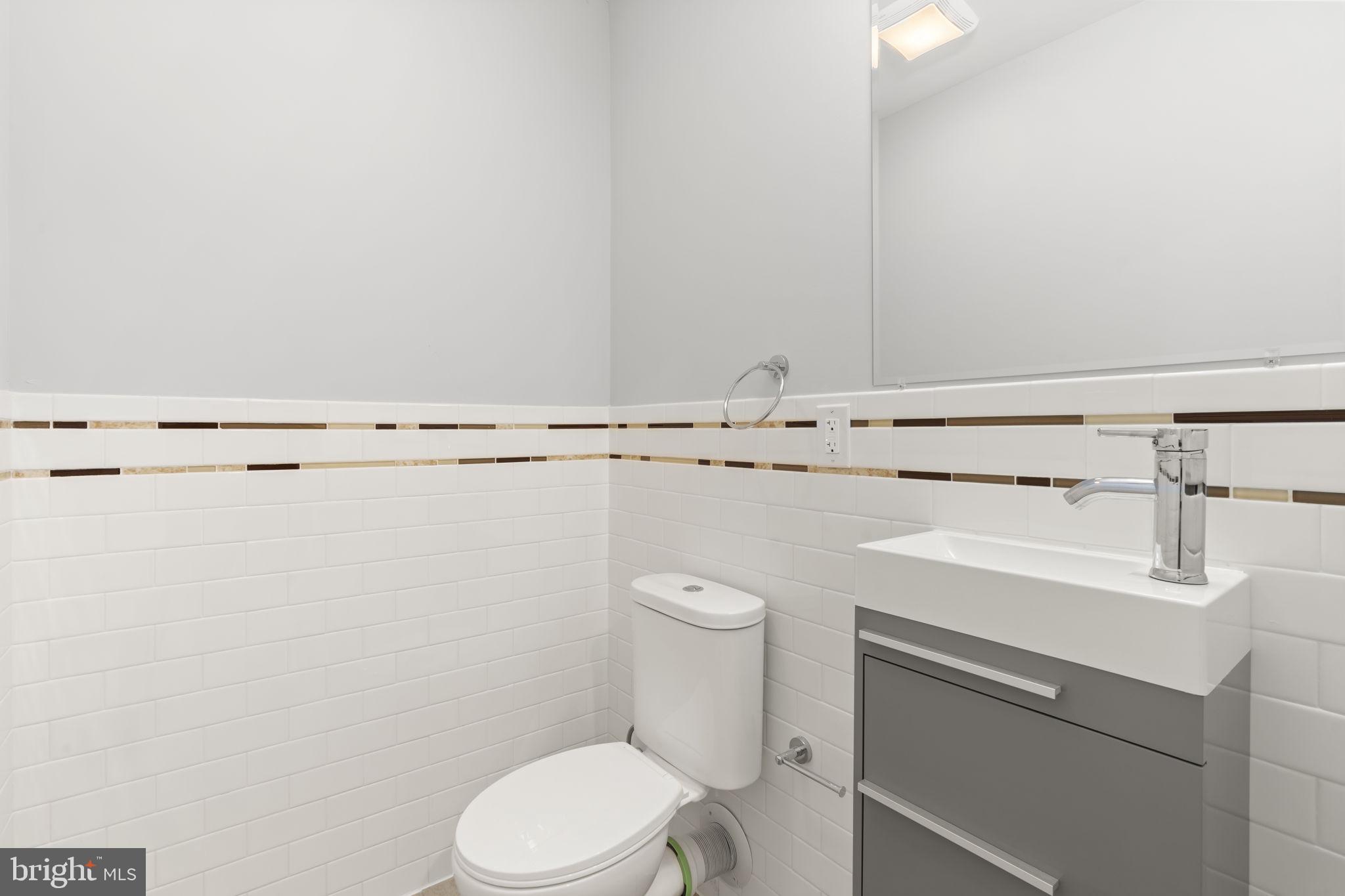 EAST KENSINGTON - Residential