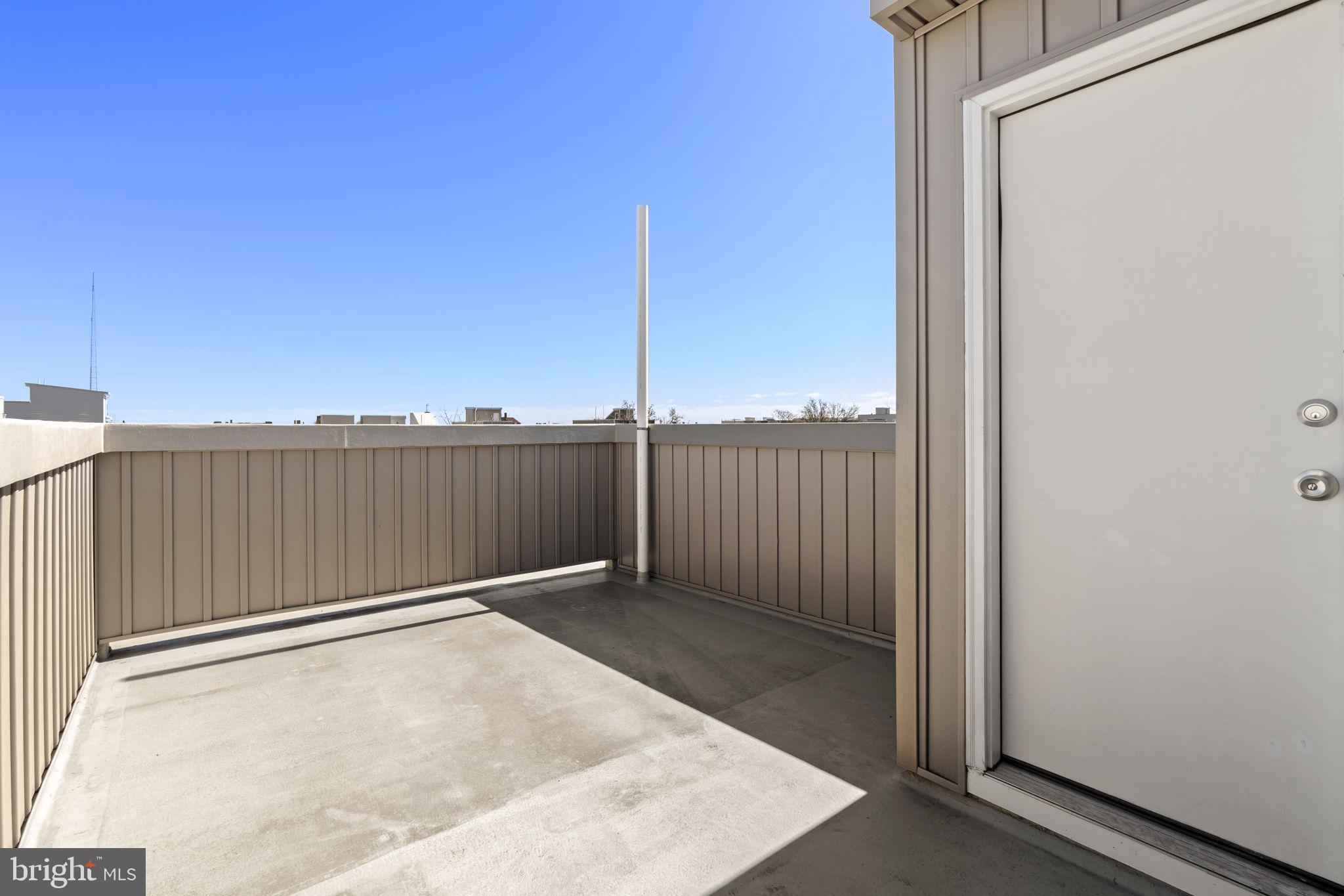 EAST KENSINGTON - Residential