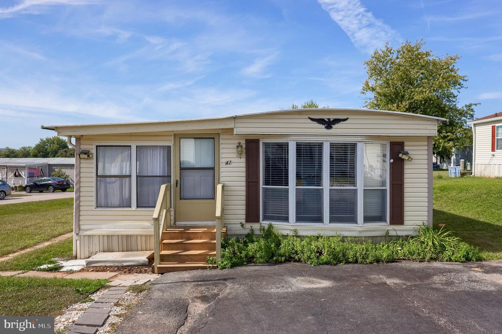 Photo of 42 Chesapeake Estate, THOMASVILLE, PA 17364 (MLS # PAYK2091268)