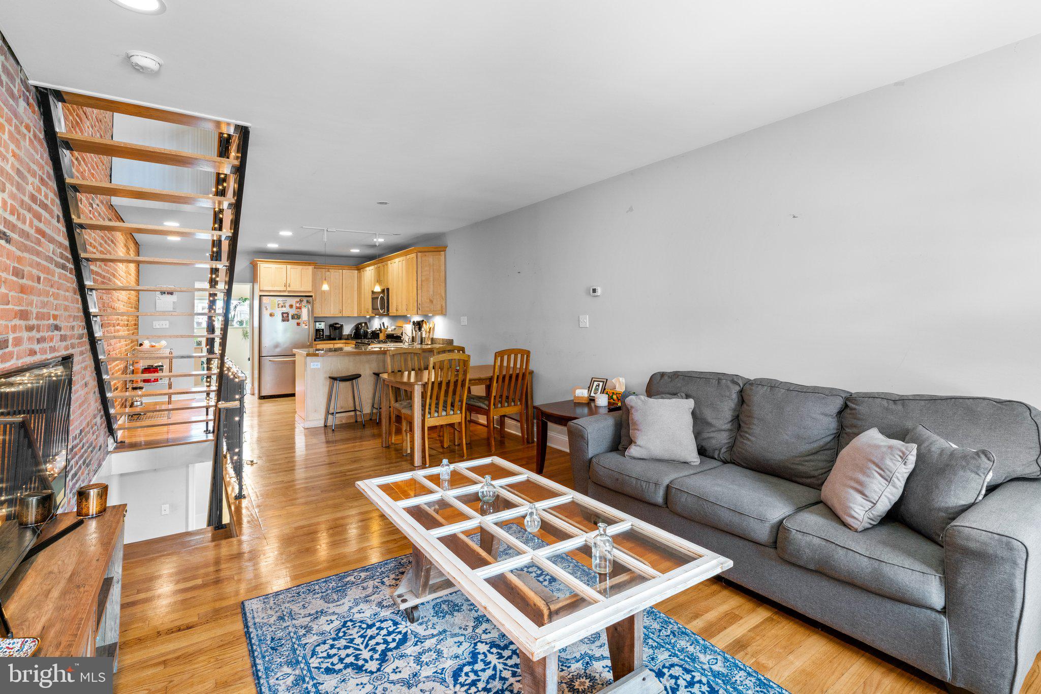 2915 FAIT AVENUE