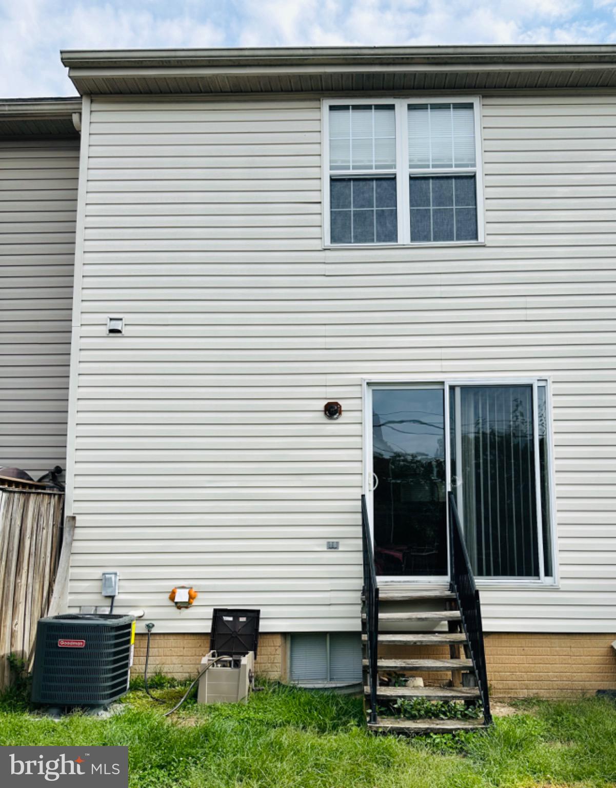 BOSTON COURTS - Residential