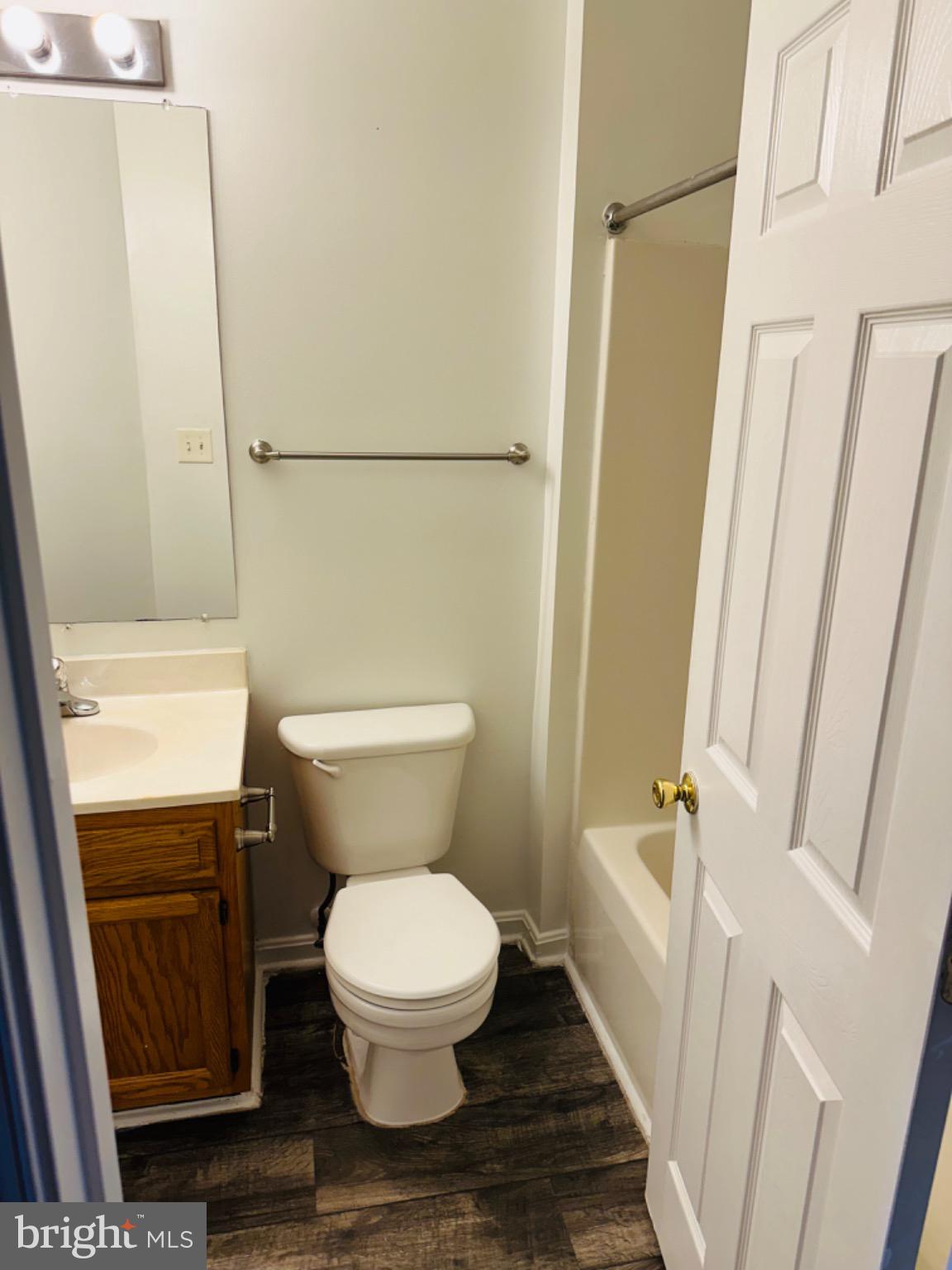 BOSTON COURTS - Residential