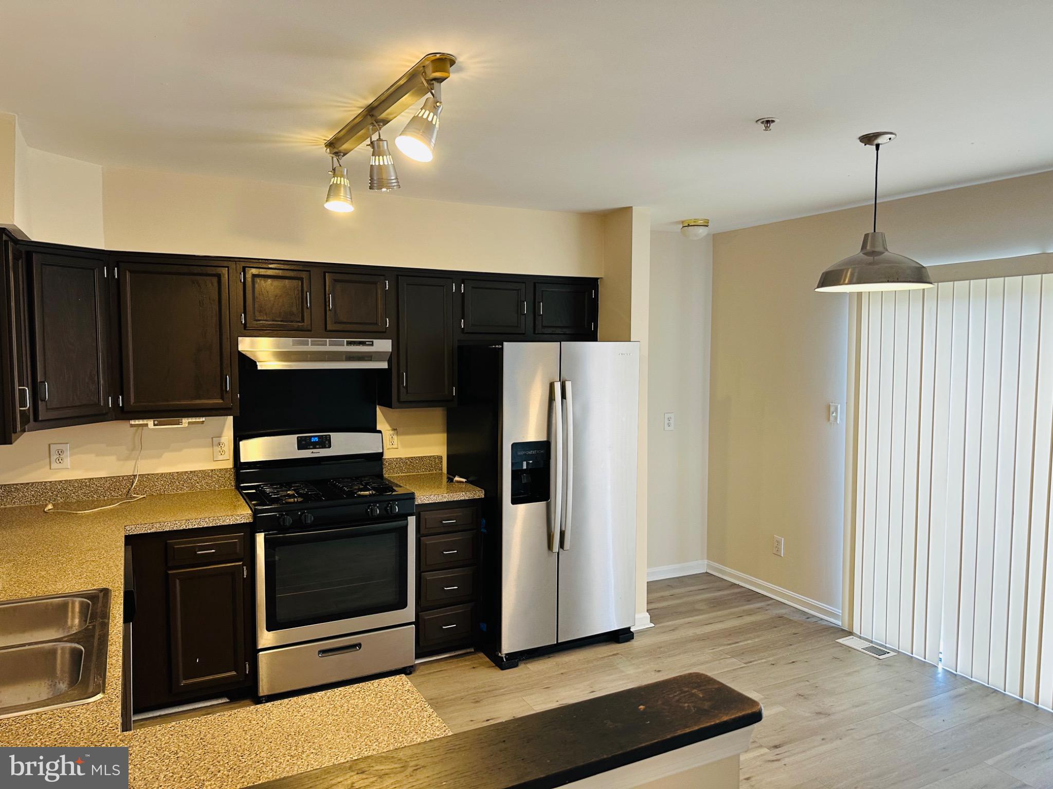 BOSTON COURTS - Residential