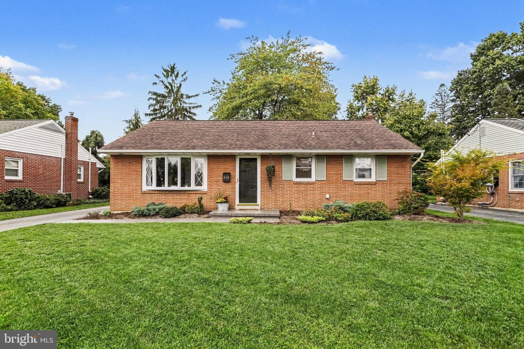 Photo of 438 N Mount Joy Street, ELIZABETHTOWN, PA 17022 (MLS # PALA2096026)