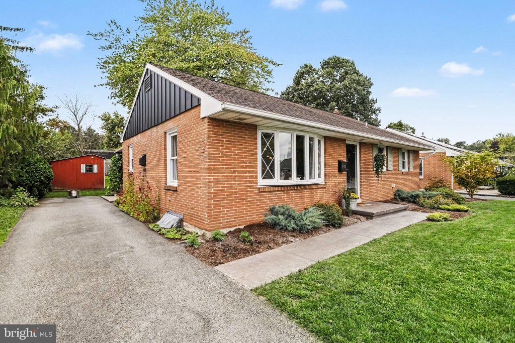 Photo of 438 N Mount Joy Street, ELIZABETHTOWN, PA 17022 (MLS # PALA2096026)