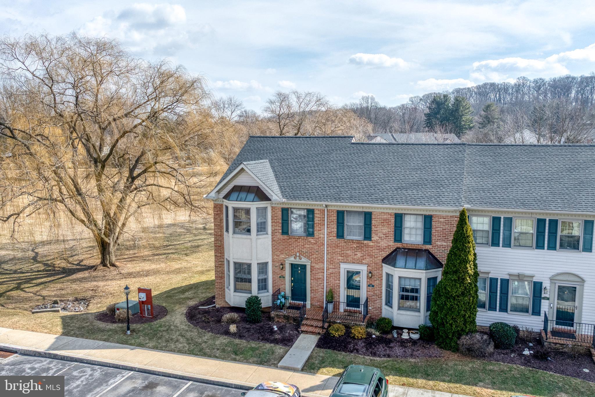 COBBLESTONE COURT - Residential