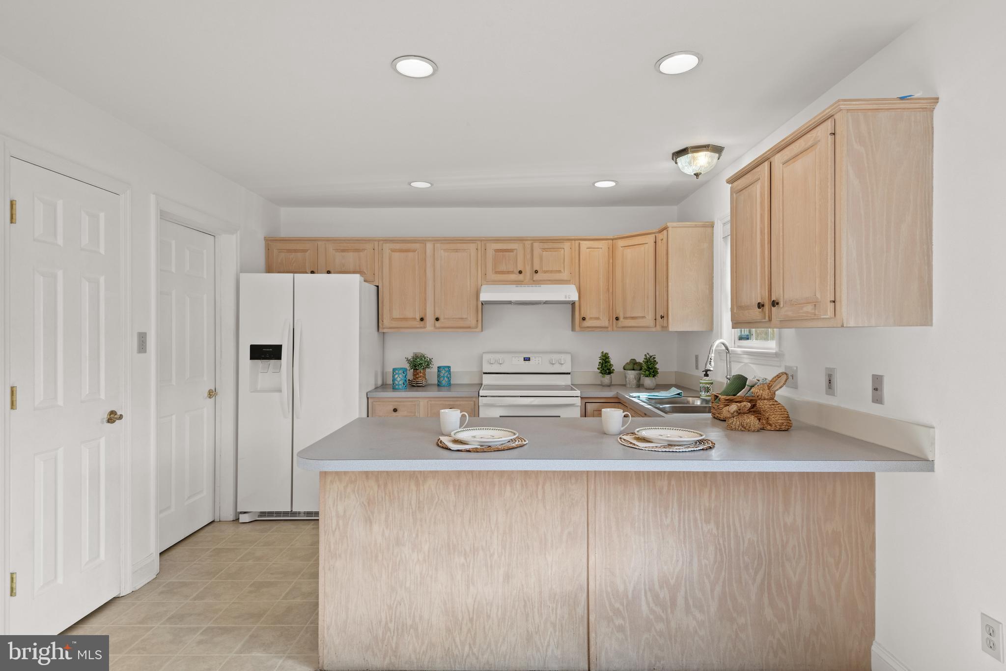 COBBLESTONE COURT - Residential