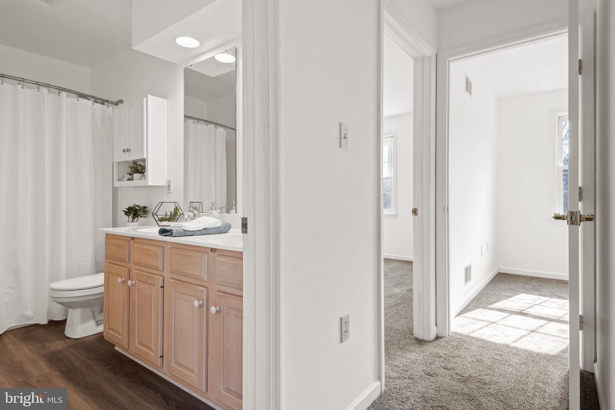 COBBLESTONE COURT - Residential