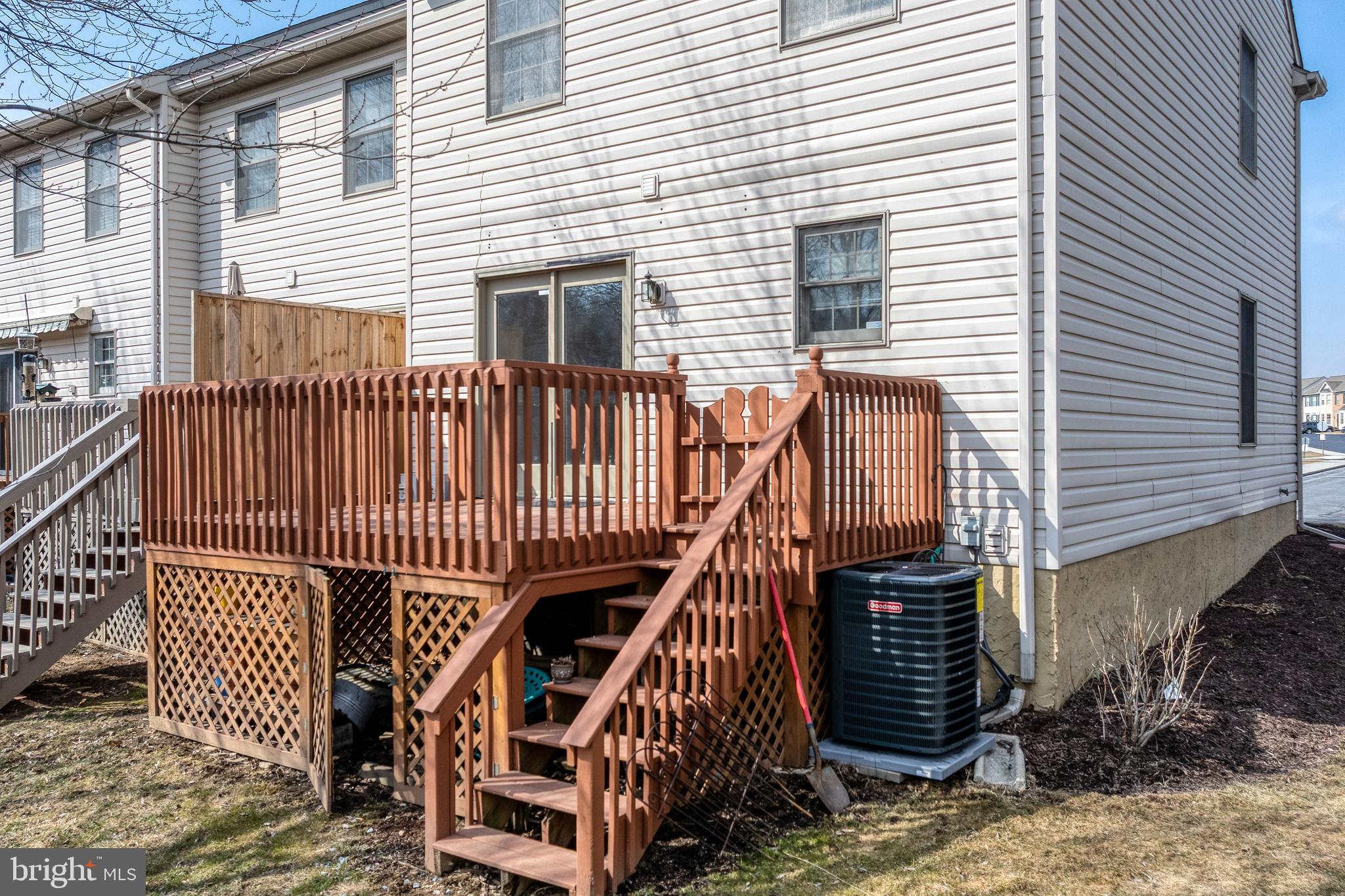 COBBLESTONE COURT - Residential