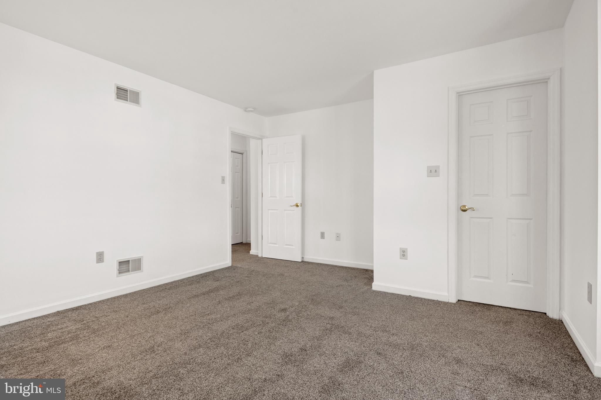 COBBLESTONE COURT - Residential