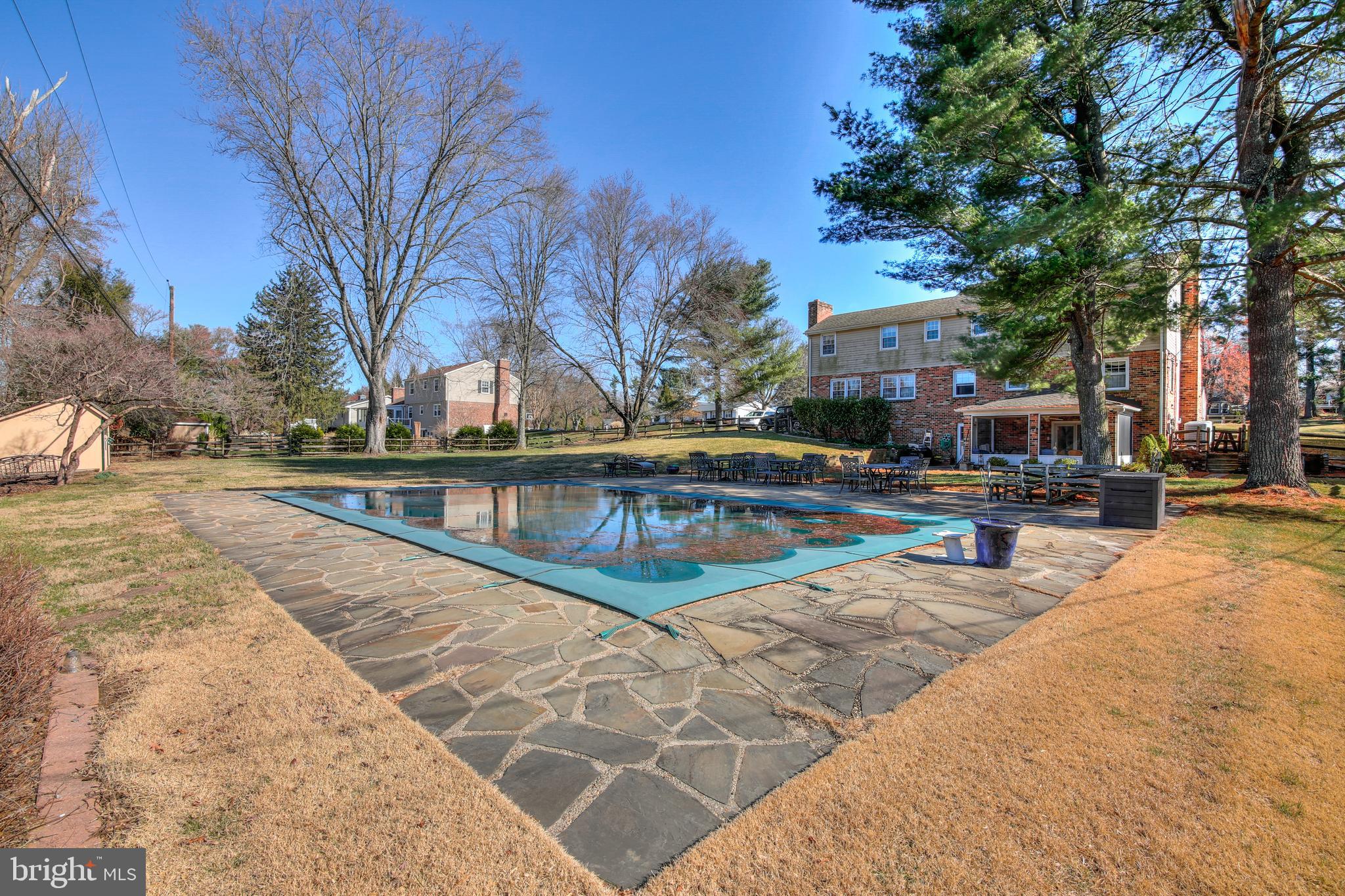 SUNNYBROOK - Residential