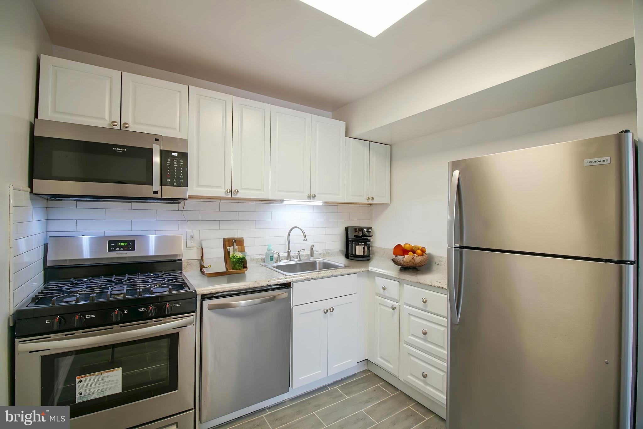 6 CANTERBURY SQUARE 301