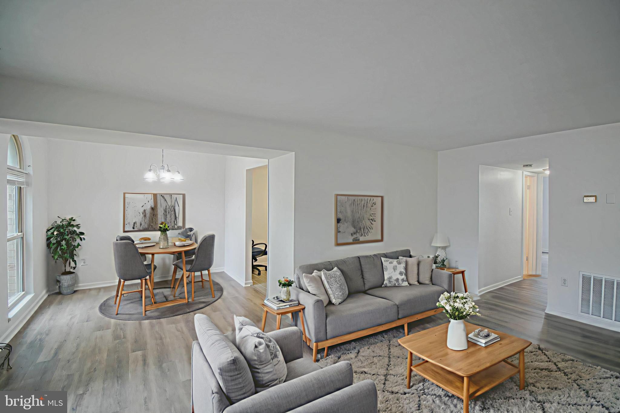 6 CANTERBURY SQUARE 301