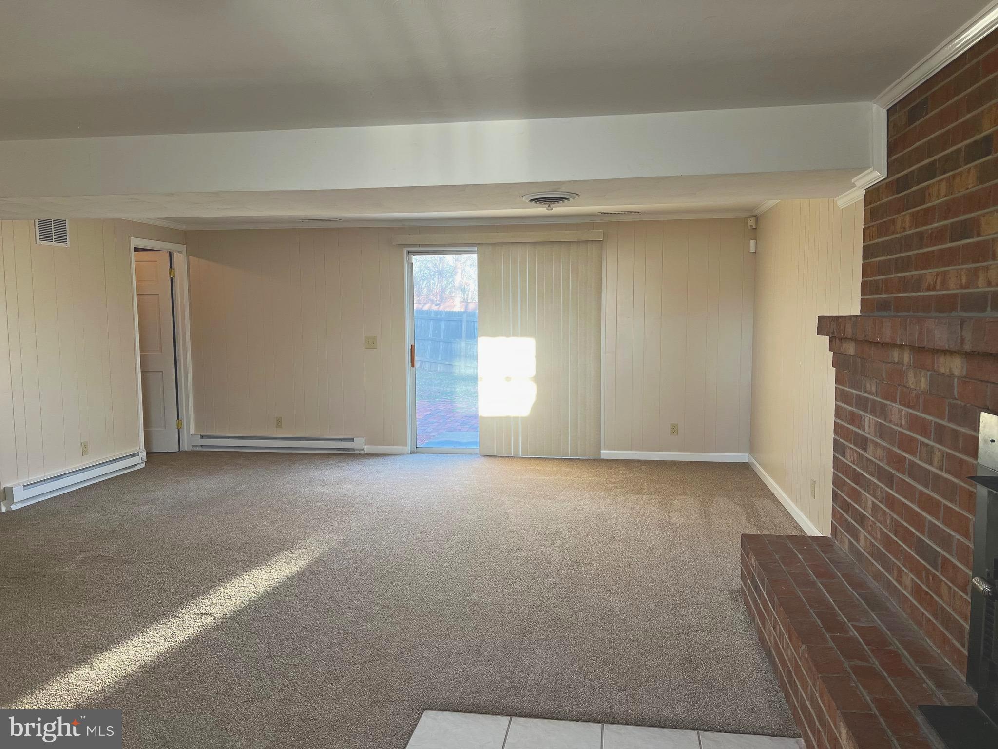 SPOTSWOOD ESTATES - Residential Lease