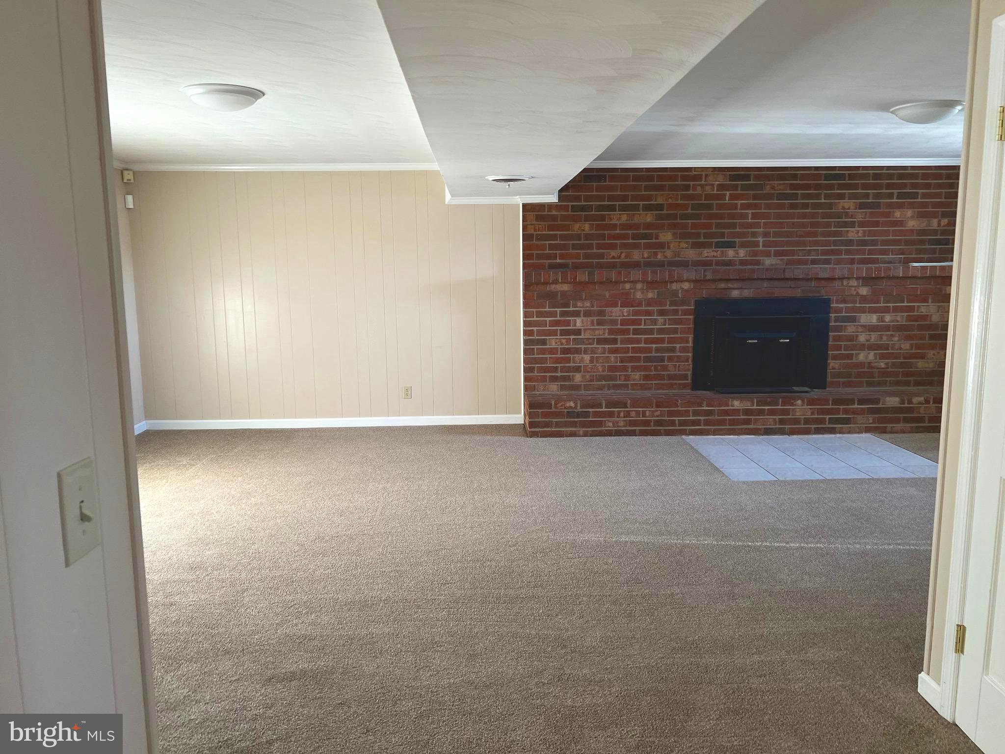 SPOTSWOOD ESTATES - Residential Lease