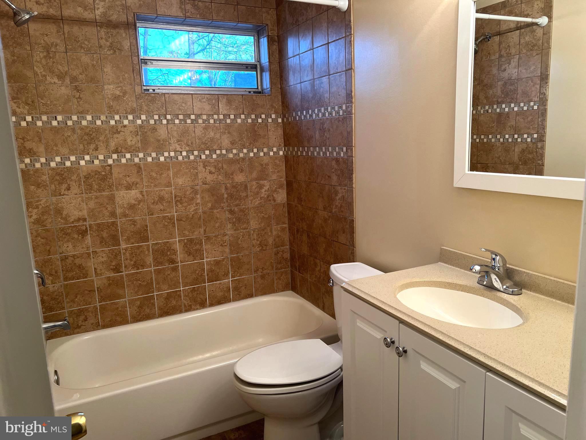 SPOTSWOOD ESTATES - Residential Lease