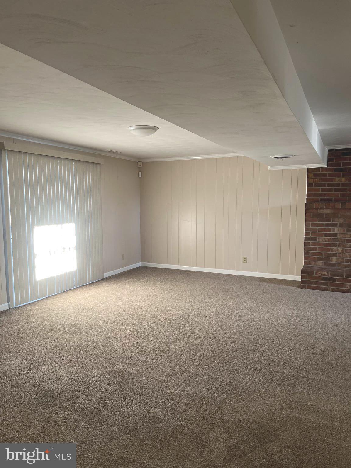 SPOTSWOOD ESTATES - Residential Lease